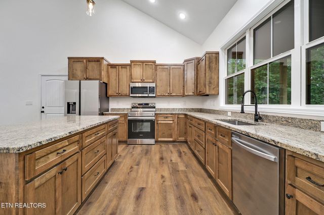 108 Shotgun Annie Rd, Jamestown, TN 38556