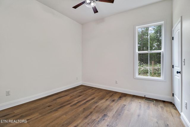 108 Shotgun Annie Rd, Jamestown, TN 38556