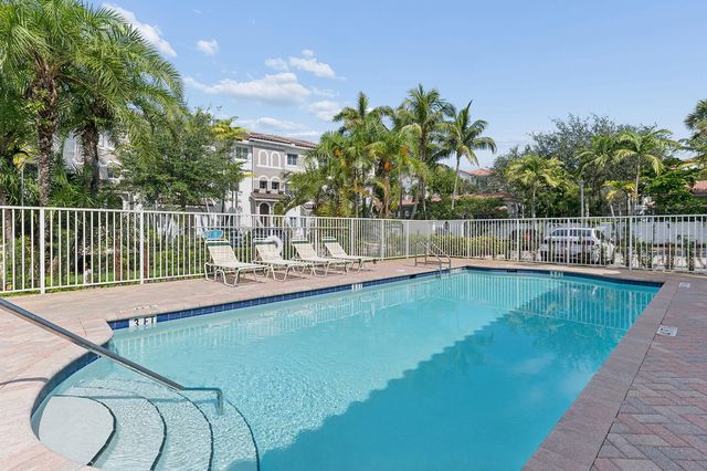 428 Bayfront Drive, Boynton Beach, FL 33435
