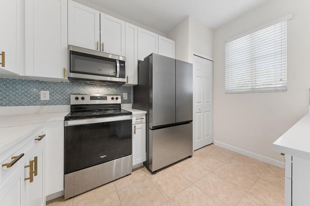 428 Bayfront Drive, Boynton Beach, FL 33435