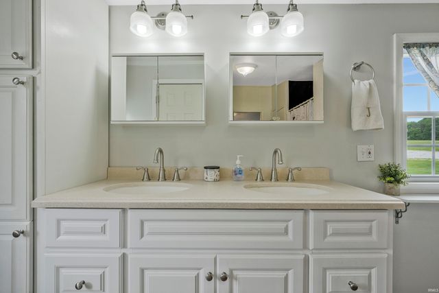6520 E CR 1000 N, Evanston, IN 47531