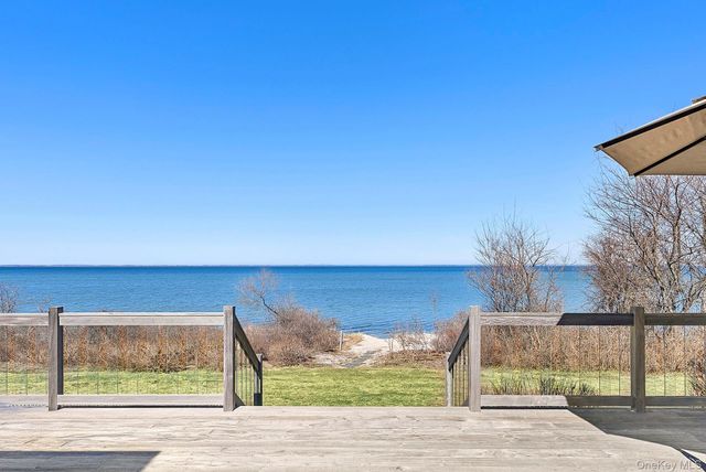 22 Peconic Crescent, Hampton Bays, NY 11946