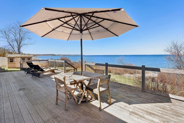 22 Peconic Crescent, Hampton Bays, NY 11946