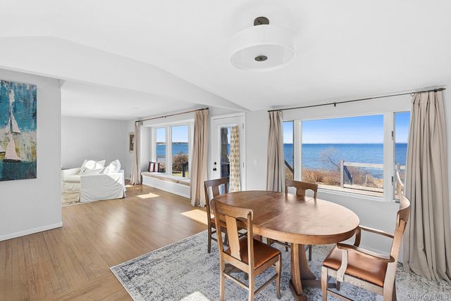 22 Peconic Crescent, Hampton Bays, NY 11946