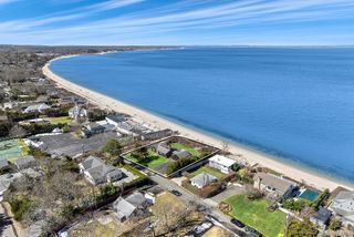 22 Peconic Crescent, Hampton Bays, NY 11946