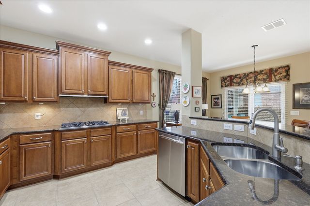 494 Burnswick Isles Way, Frisco, TX 75036