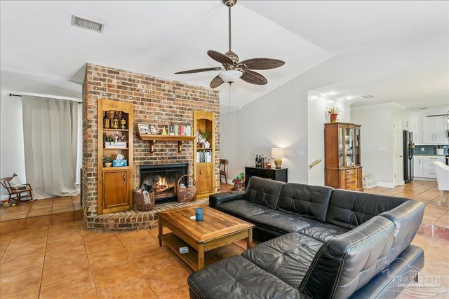 312 Florida Ave, Gulf Breeze, FL 32561