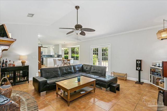 312 Florida Ave, Gulf Breeze, FL 32561