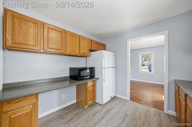 477 Marion Avenue, Waterford, MI 48328