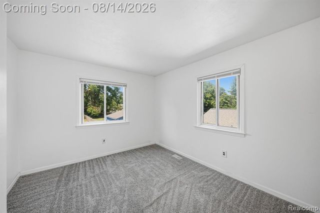 477 Marion Avenue, Waterford, MI 48328