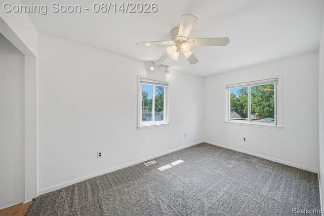 477 Marion Avenue, Waterford, MI 48328
