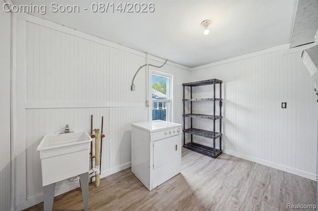 477 Marion Avenue, Waterford, MI 48328