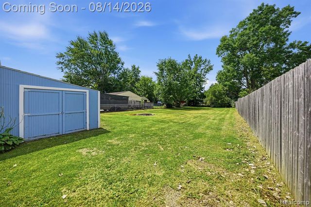 477 Marion Avenue, Waterford, MI 48328