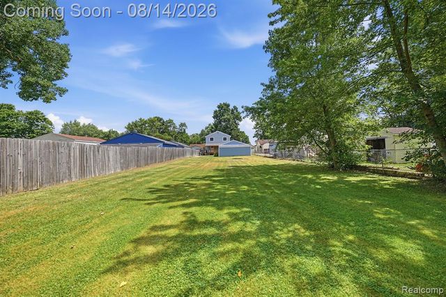 477 Marion Avenue, Waterford, MI 48328