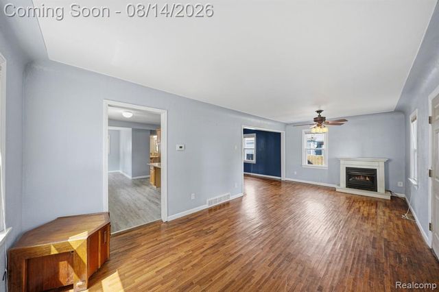 477 Marion Avenue, Waterford, MI 48328