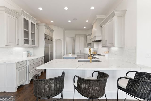 2771 Point Overlook, Gainesville, GA 30501