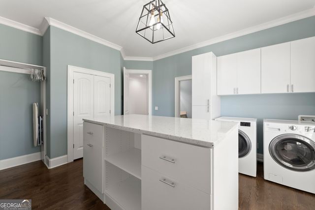 2771 Point Overlook, Gainesville, GA 30501