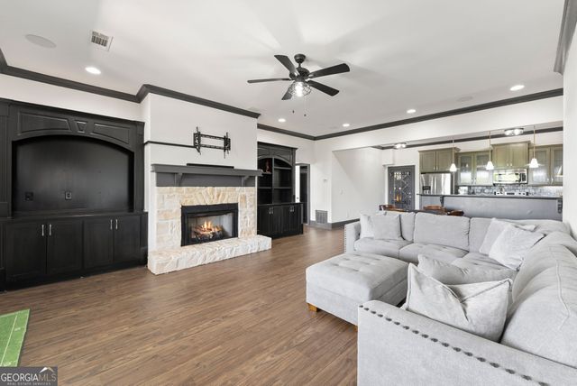 2771 Point Overlook, Gainesville, GA 30501