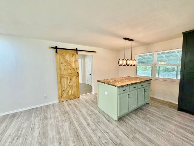 206 Cottonwood Street, Weatherford, TX 76086