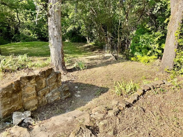 206 Cottonwood Street, Weatherford, TX 76086