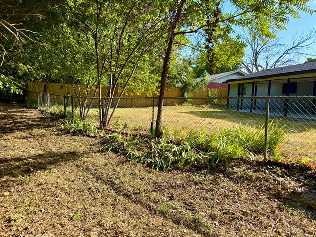 206 Cottonwood Street, Weatherford, TX 76086