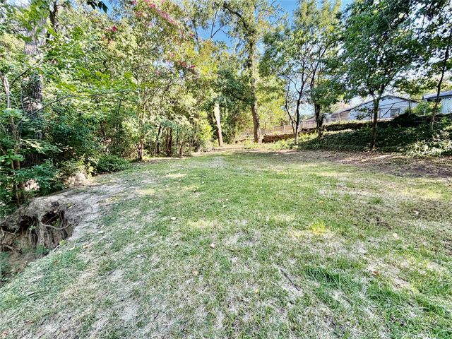 206 Cottonwood Street, Weatherford, TX 76086