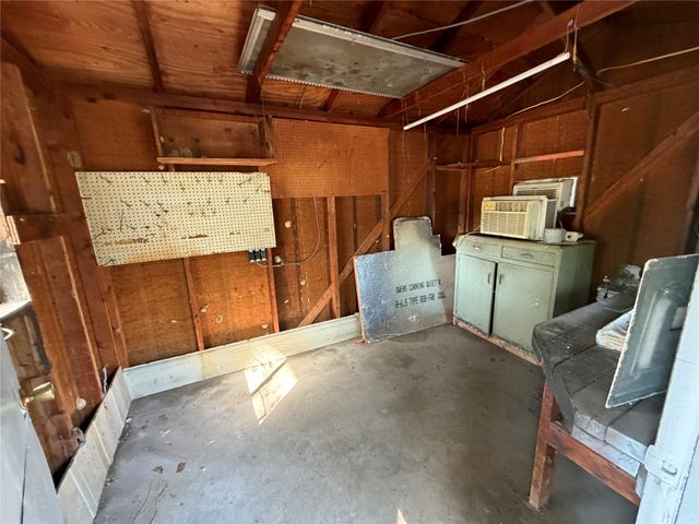 206 Cottonwood Street, Weatherford, TX 76086