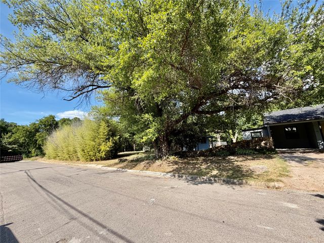 206 Cottonwood Street, Weatherford, TX 76086