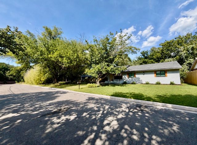 206 Cottonwood Street, Weatherford, TX 76086