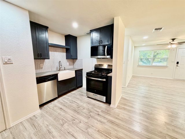 206 Cottonwood Street, Weatherford, TX 76086