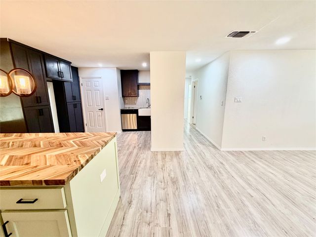 206 Cottonwood Street, Weatherford, TX 76086
