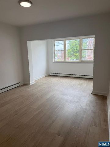 237 Day Avenue, Cliffside Park, NJ 07010