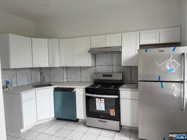 237 Day Avenue, Cliffside Park, NJ 07010