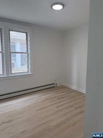 237 Day Avenue, Cliffside Park, NJ 07010