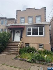 237 Day Avenue, Cliffside Park, NJ 07010