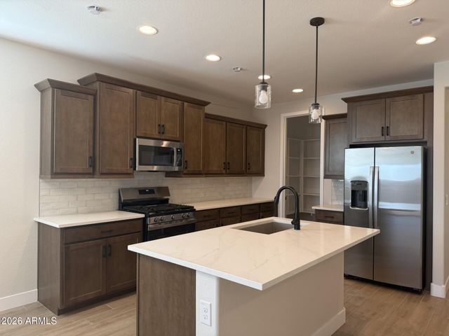 865 W FINCH Drive, Queen Creek, AZ 85140