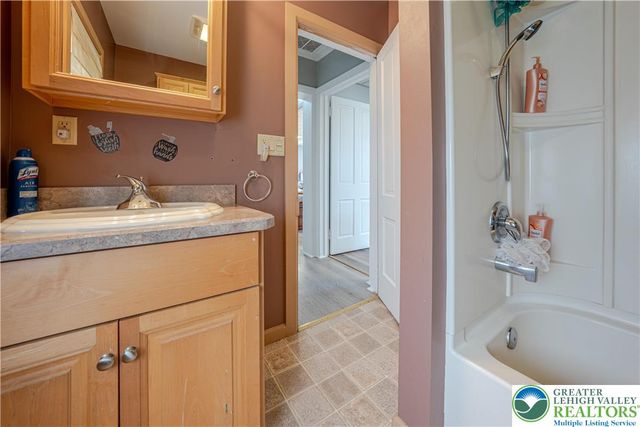 38 West 2nd Street, Wind Gap Boro, PA 18091