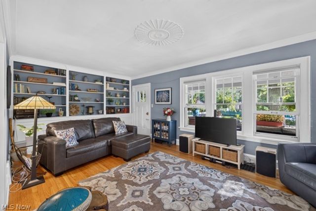 3389 E Monmouth Road, Cleveland, OH 44118