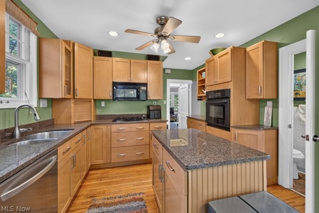3389 E Monmouth Road, Cleveland, OH 44118