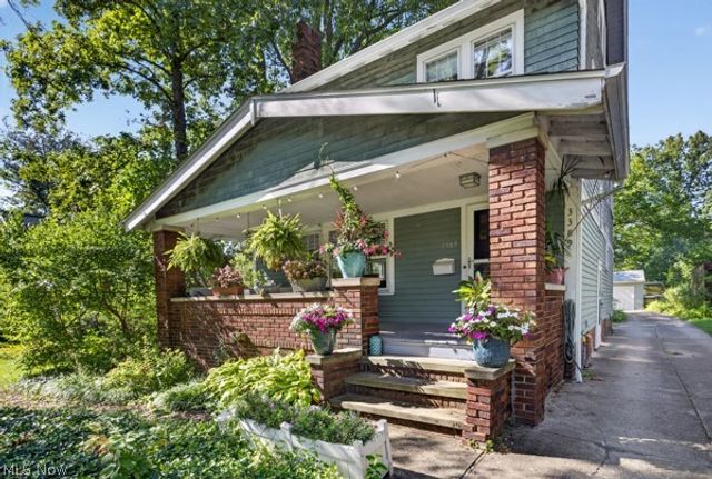3389 E Monmouth Road, Cleveland, OH 44118