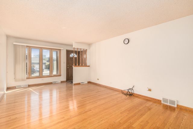 5818 N Octavia Avenue, Chicago, IL 60631