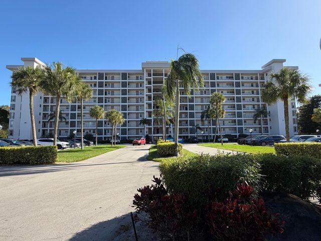 3100 N Palm Aire Drive 706, Pompano Beach, FL 33069