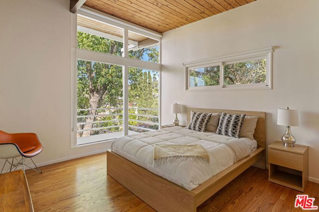 1335 Columbia Drive, Glendale, CA 91205
