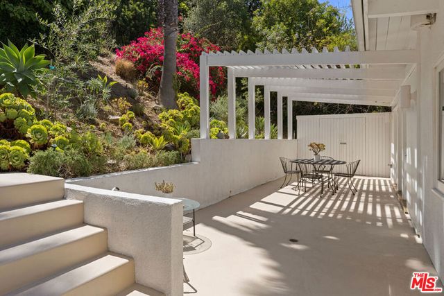 1335 Columbia Drive, Glendale, CA 91205