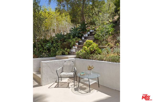 1335 Columbia Drive, Glendale, CA 91205