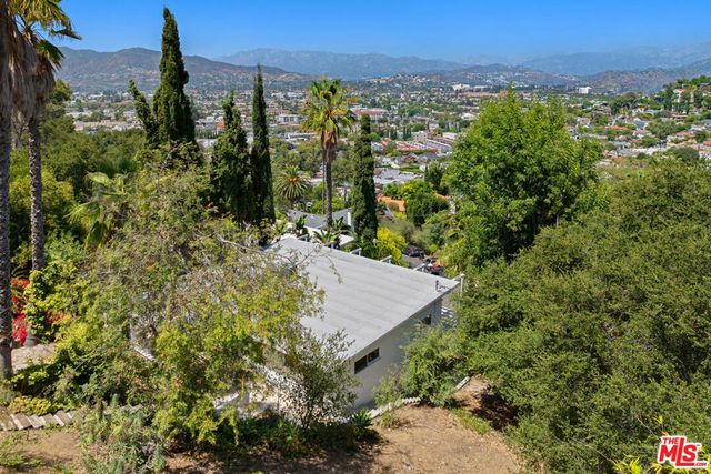 1335 Columbia Drive, Glendale, CA 91205