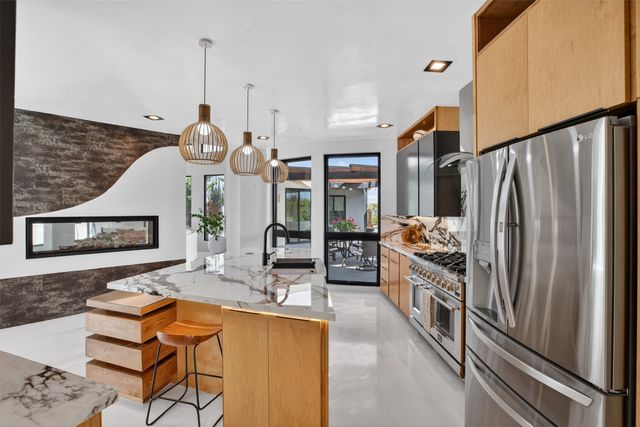 25 Calle Milpa, Santa Fe, NM 87507