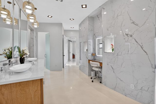 25 Calle Milpa, Santa Fe, NM 87507