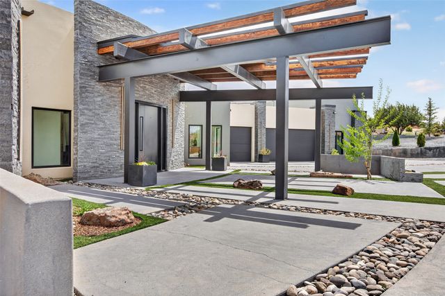 25 Calle Milpa, Santa Fe, NM 87507