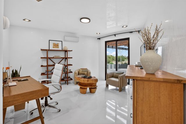 25 Calle Milpa, Santa Fe, NM 87507
